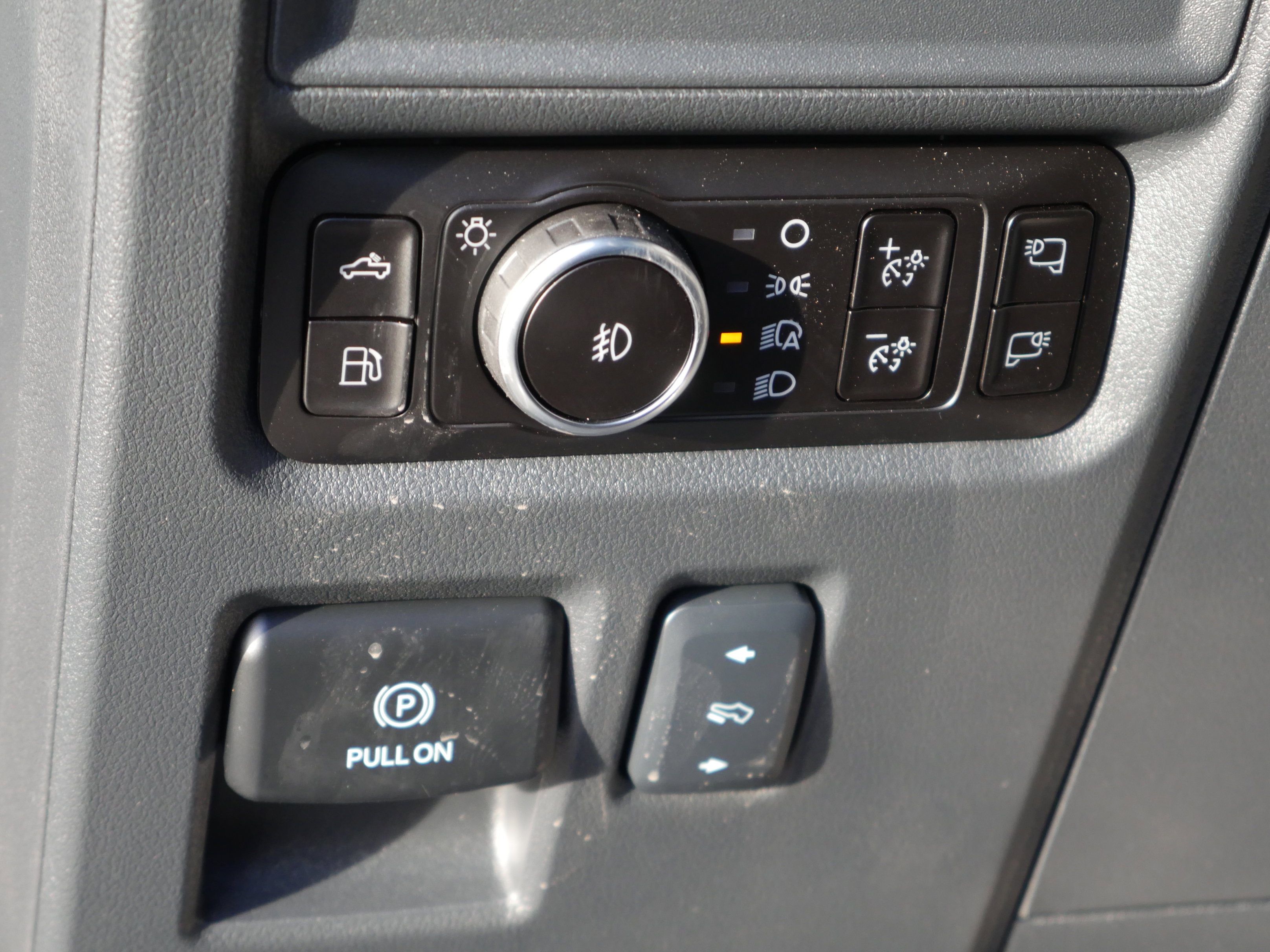 New 2025 Ford F150 Lariat w/ Equipment Group 502A High image 6