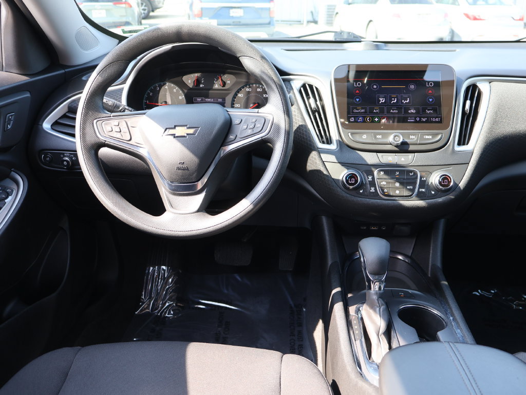 Used 2024 Chevrolet Malibu LT FWD image 18