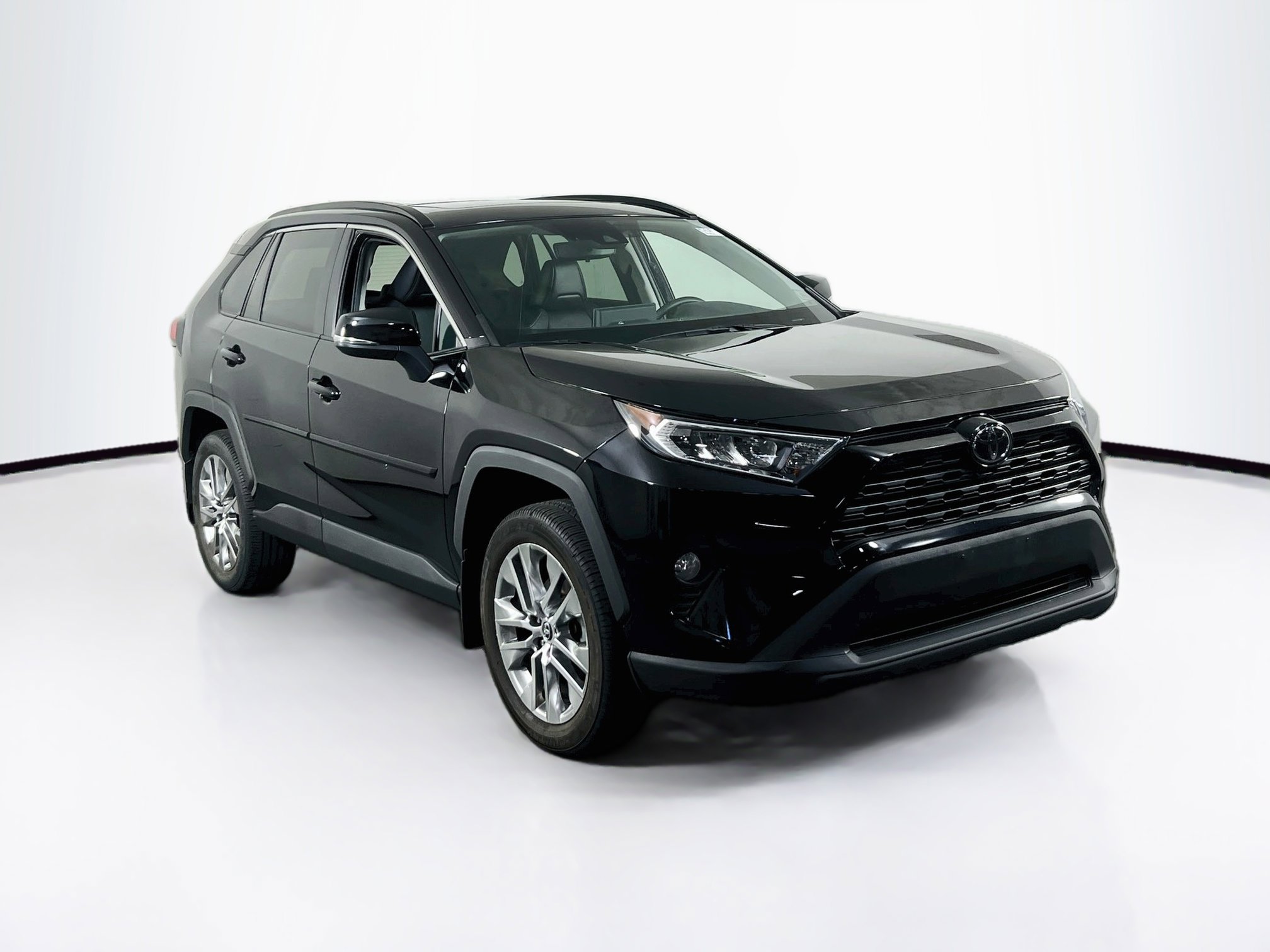 Used 2021 Toyota RAV4 XLE Premium AWD/4WD image 3
