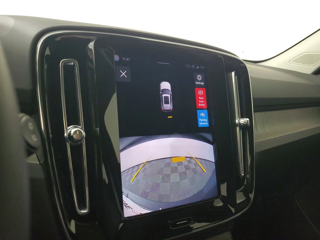 Certified 2026 Volvo XC40 B5 Core w/ Climate Package image 31