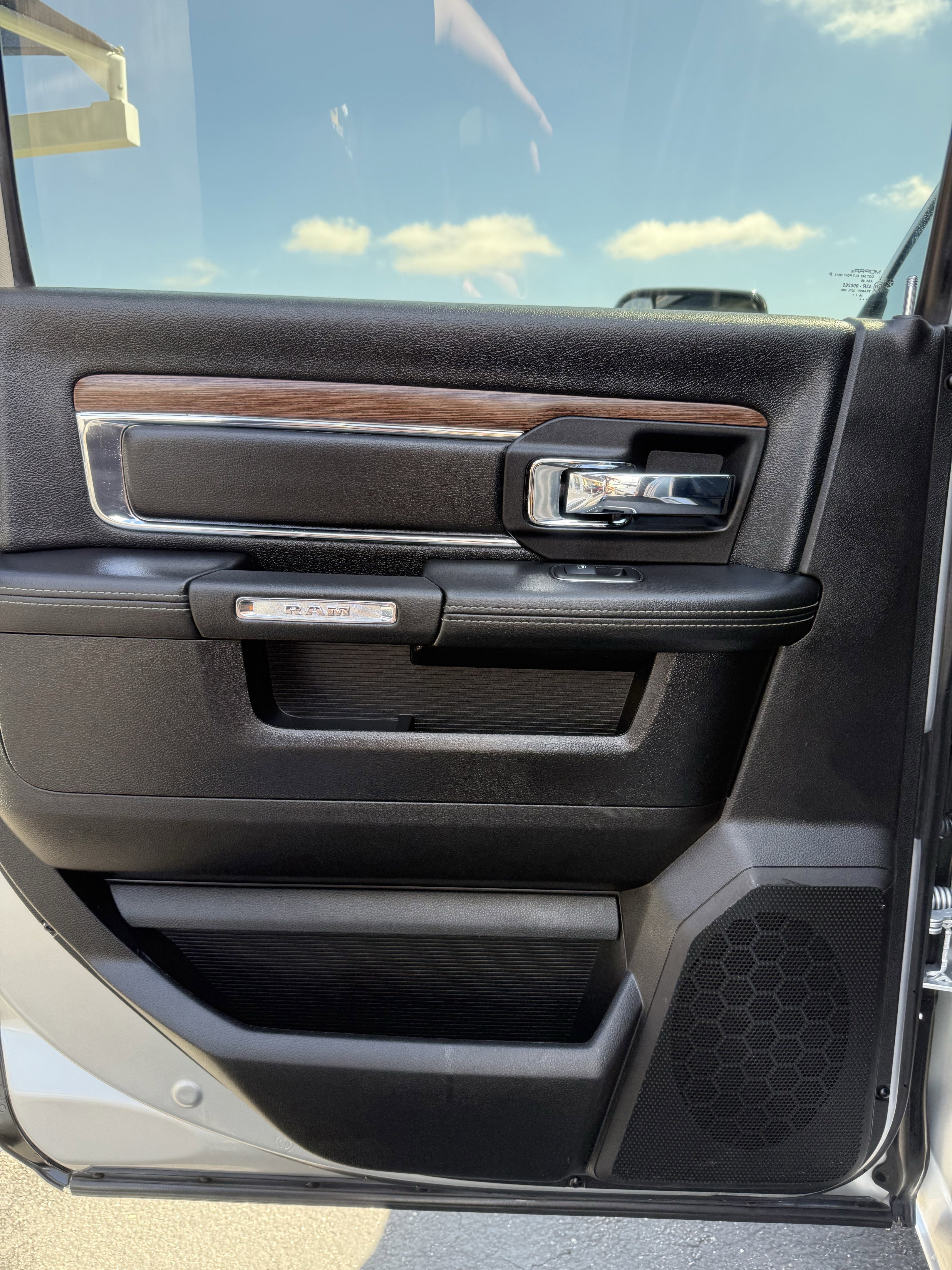 Used 2017 RAM 2500 Laramie image 10