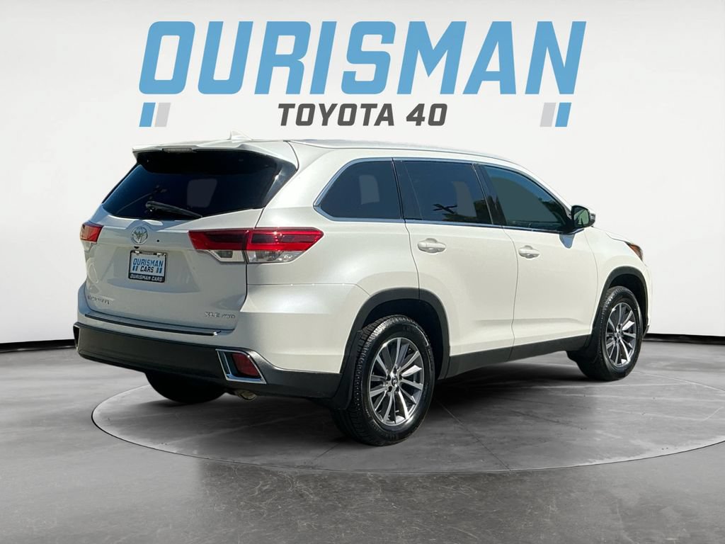 Used 2019 Toyota Highlander XLE AWD/4WD image 7