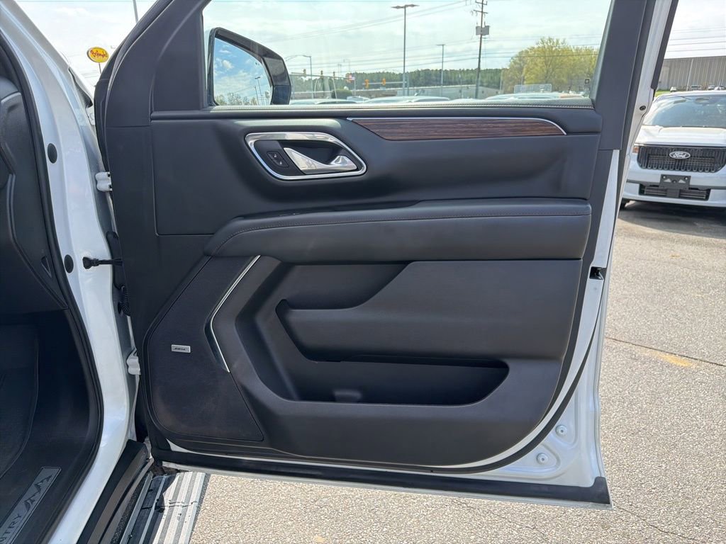 Used 2023 Chevrolet Tahoe High Country w/ Premium Package 2 AWD/4WD image 25