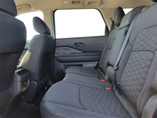New 2025 Nissan Pathfinder SV image 15