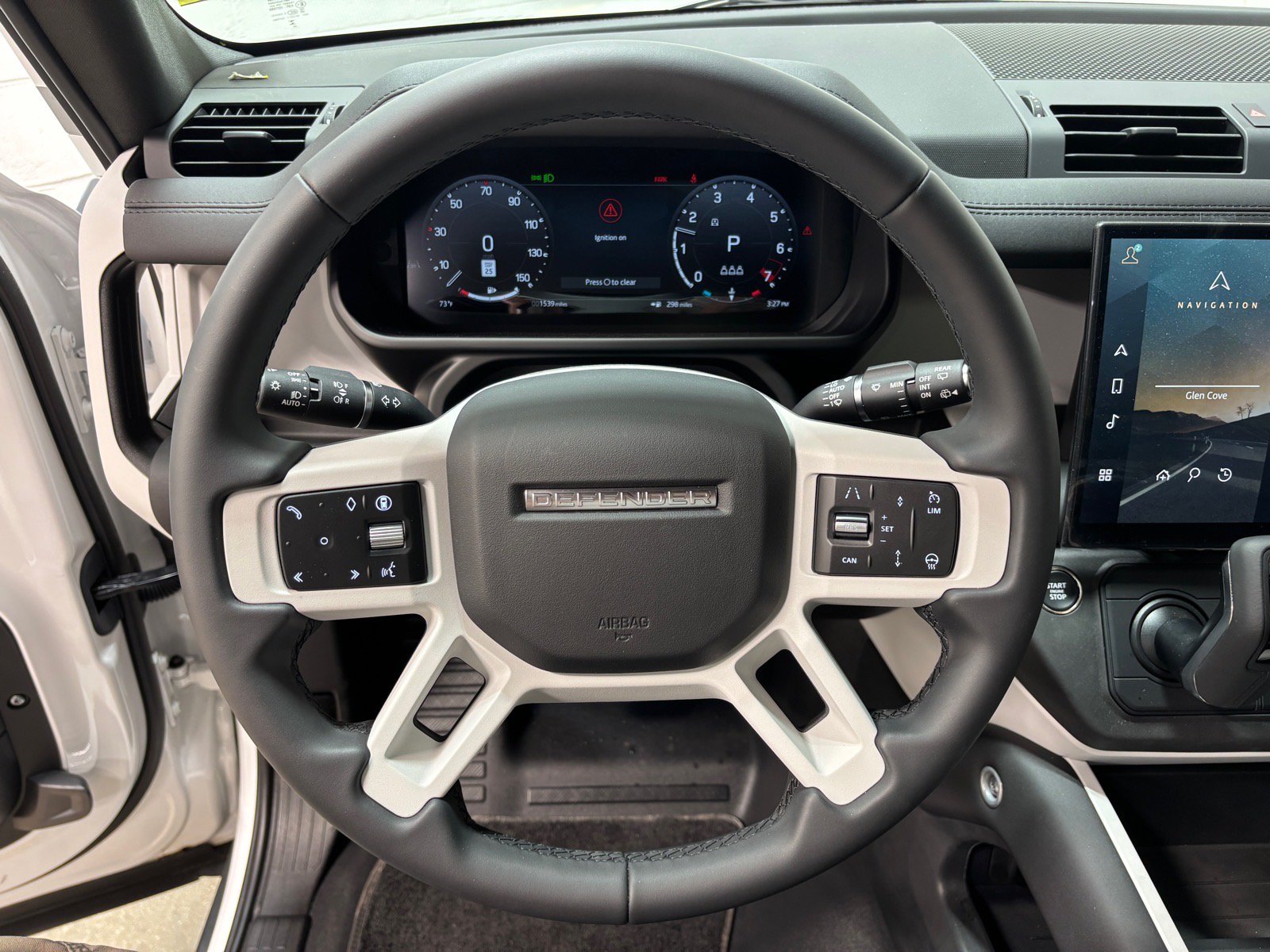 Used 2026 Land Rover Defender 110 X-Dynamic SE AWD/4WD image 19