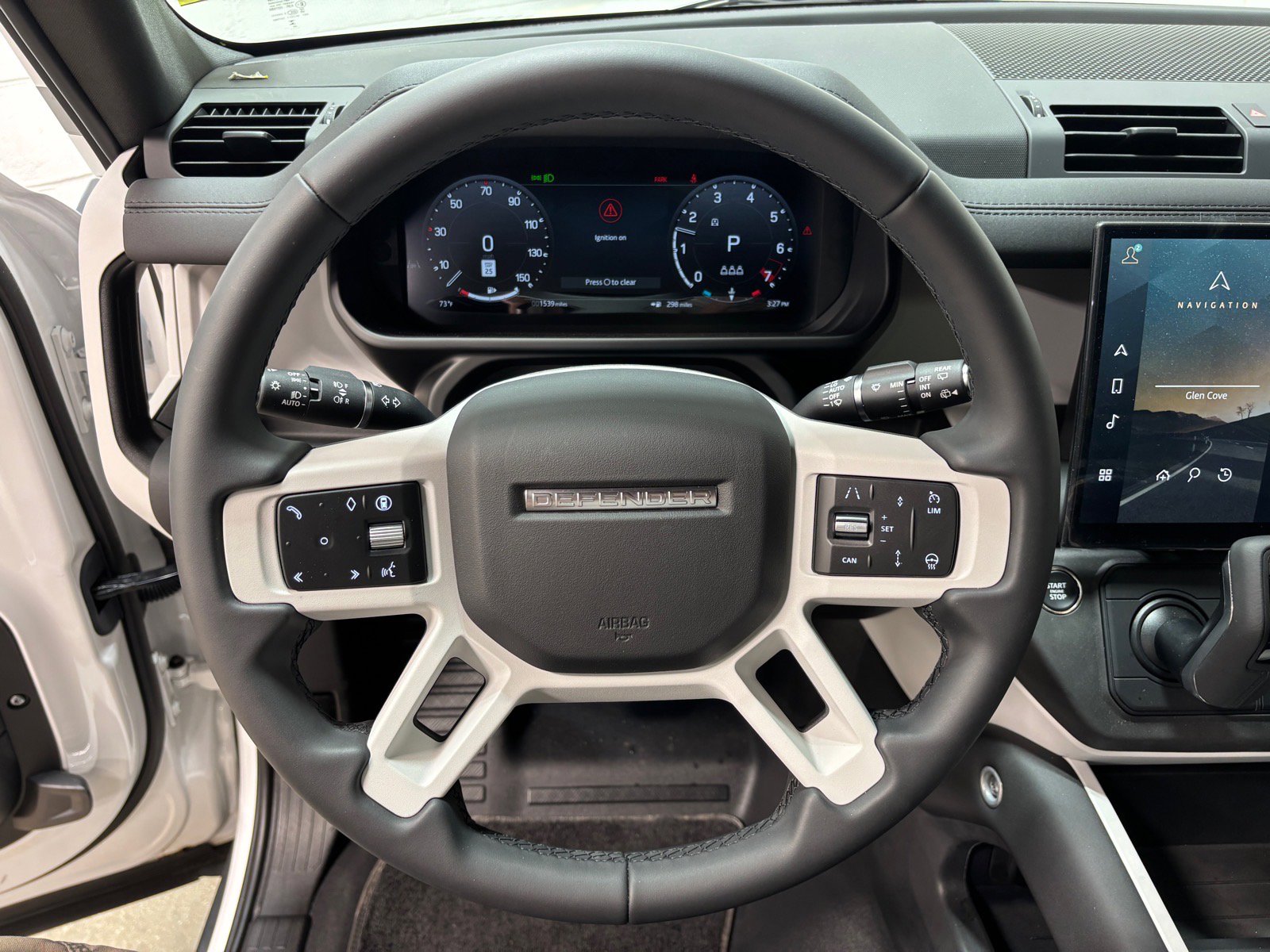 Used 2026 Land Rover Defender 110 X-Dynamic SE AWD/4WD image 19
