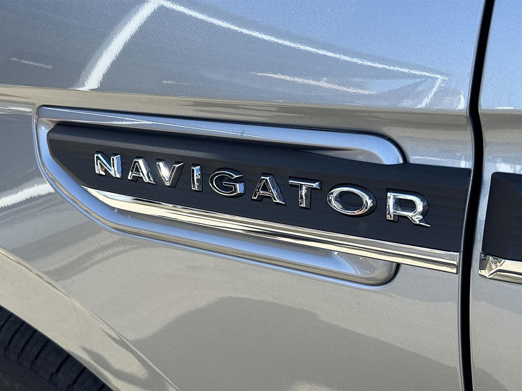 Used 2024 Lincoln Navigator Reserve AWD/4WD image 30