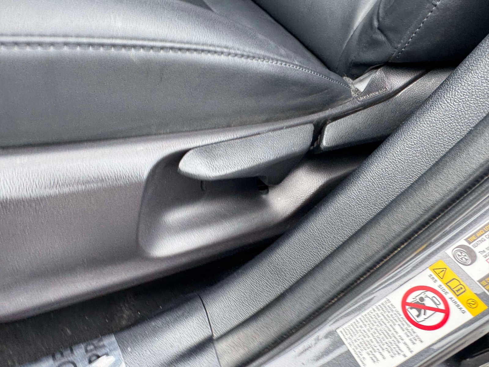 Certified 2022 Toyota Prius XLE AWD/4WD image 30