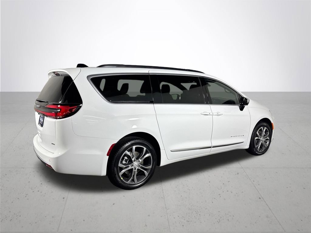 New 2026 Chrysler Pacifica Pinnacle image 6