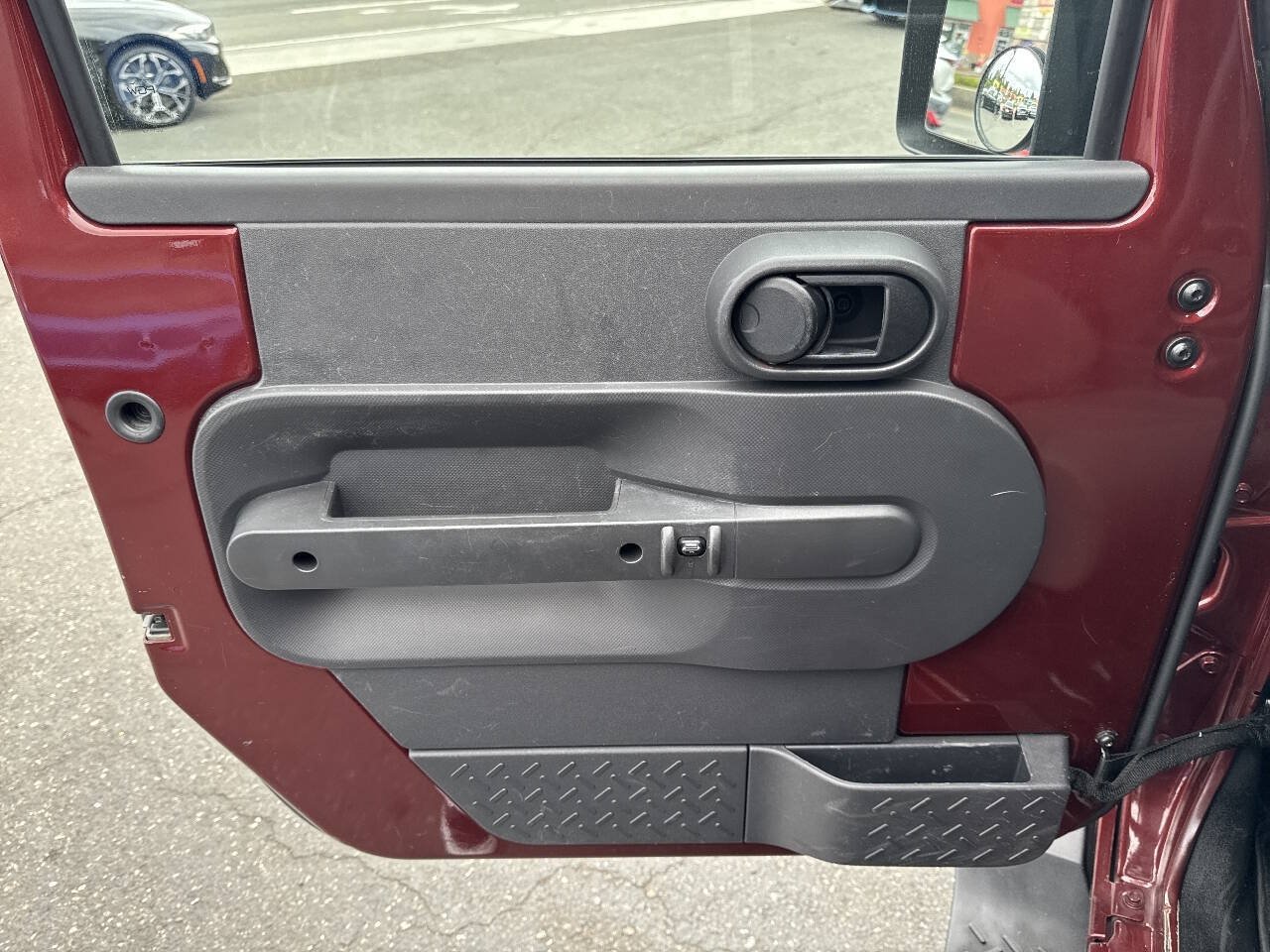 Used 2007 Jeep Wrangler Unlimited Sahara AWD/4WD image 25