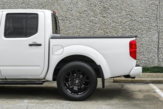 Used 2021 Nissan Frontier SV w/ Midnight Edition Floor Mats image 17