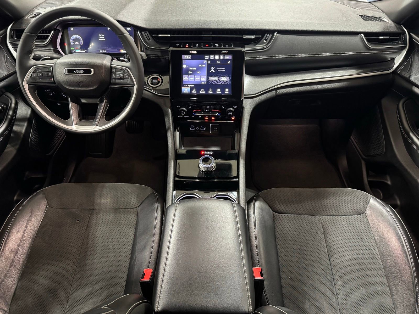 Used 2023 Jeep Grand Cherokee Altitude image 38