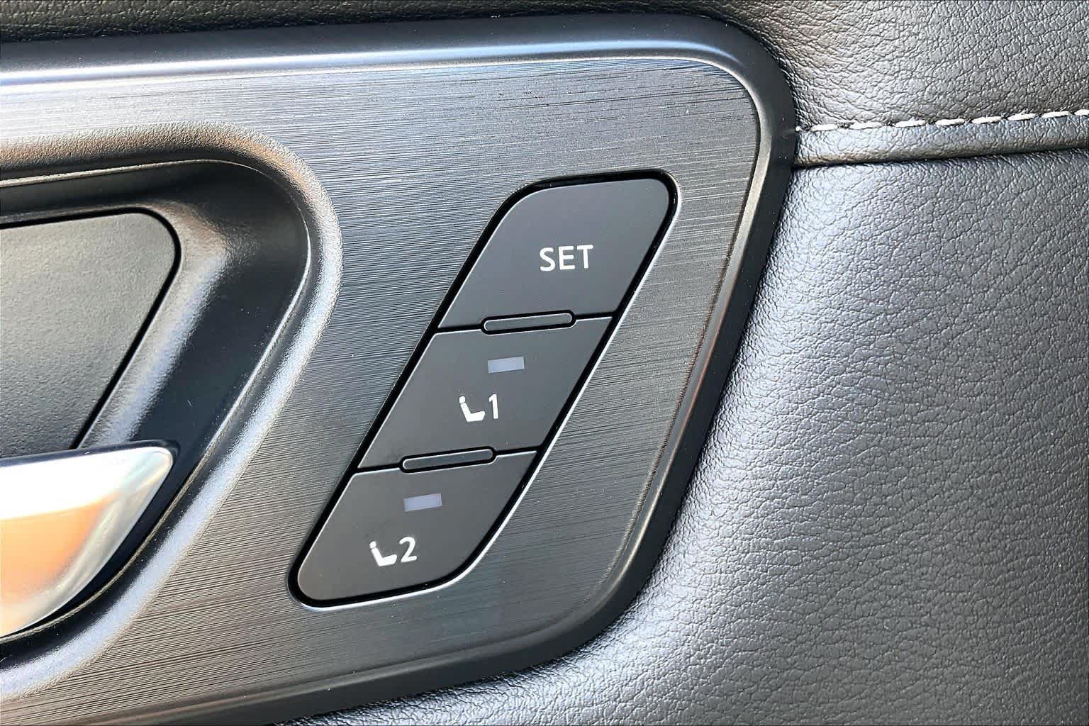 New 2026 Nissan Armada SL w/ Captain's Chari Seat Package AWD/4WD image 15