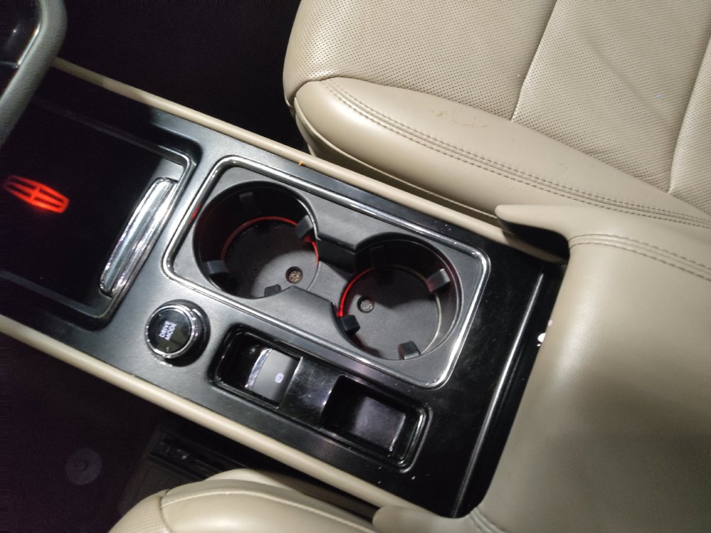 Used 2020 Lincoln Corsair Reserve FWD image 26