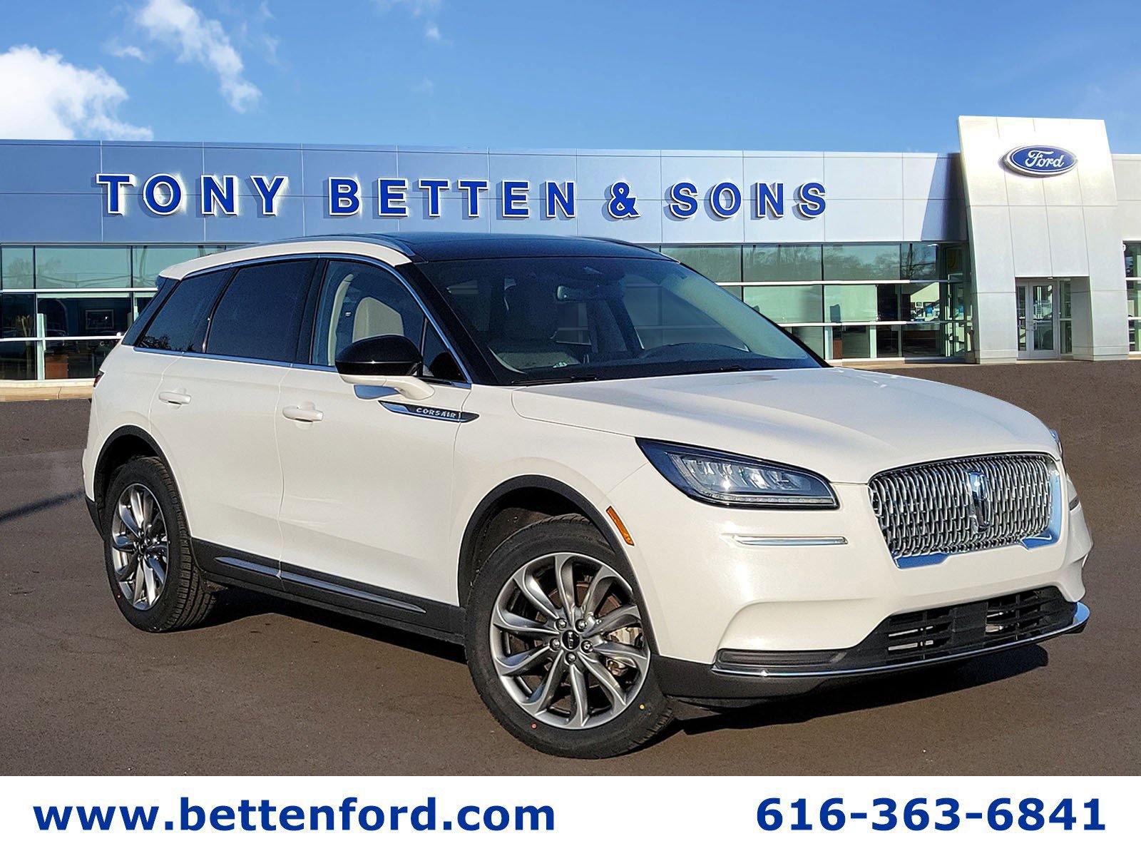 Used 2022 Lincoln Corsair AWD w/ Premium Package image 1