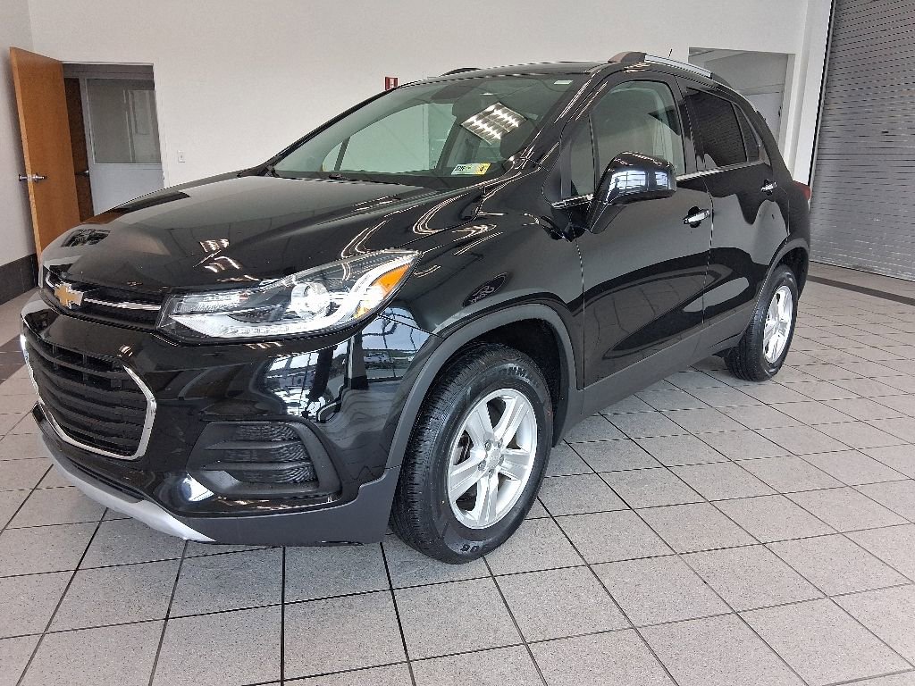 Used 2019 Chevrolet Trax LT w/ Sun & Sound Package AWD/4WD image 4