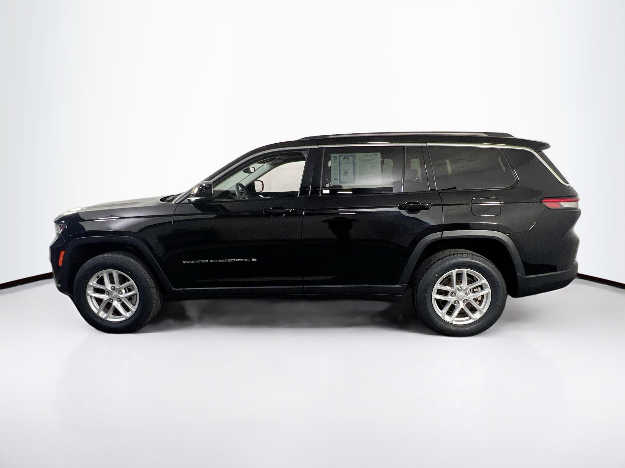 Used 2023 Jeep Grand Cherokee L Laredo AWD/4WD image 8