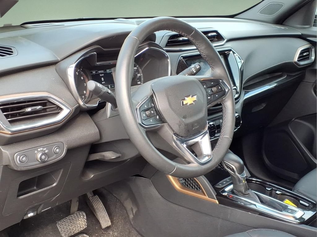 Used 2023 Chevrolet TrailBlazer ACTIV w/ Convenience Package AWD/4WD image 3