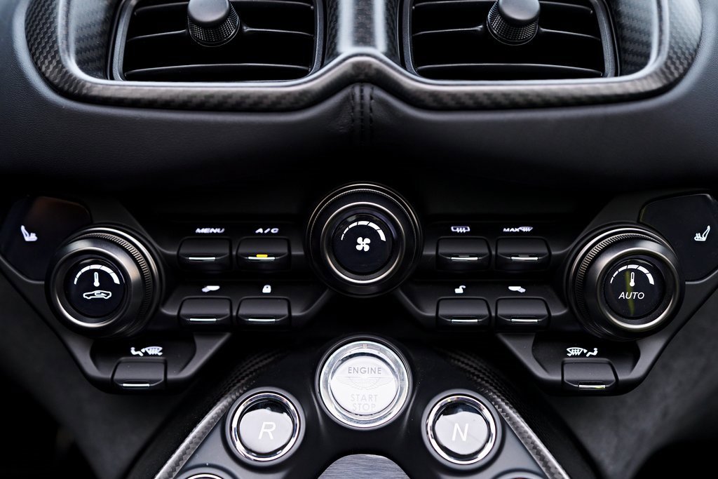 Used 2023 Aston Martin V8 Vantage Roadster image 72