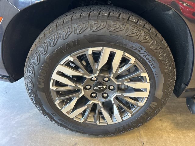 Used 2025 Chevrolet Tahoe Z71 w/ Z71 Off-Road Package AWD/4WD image 9