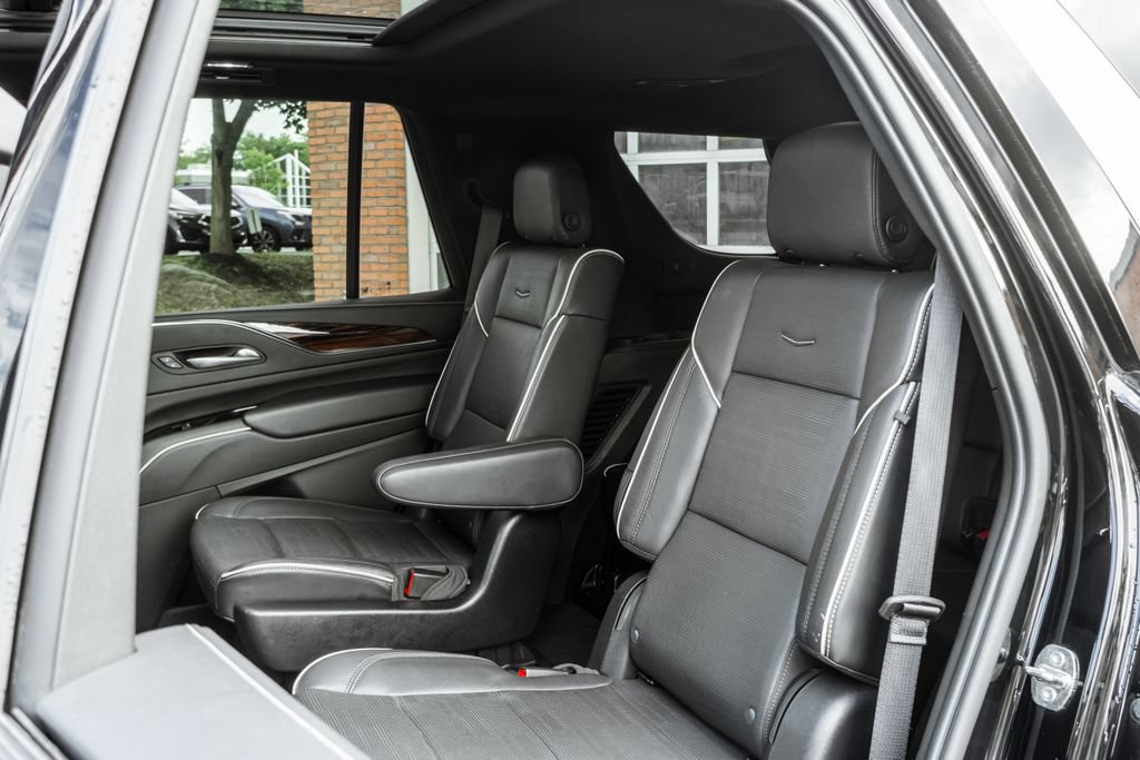Used 2023 Cadillac Escalade Premium Luxury AWD/4WD image 29