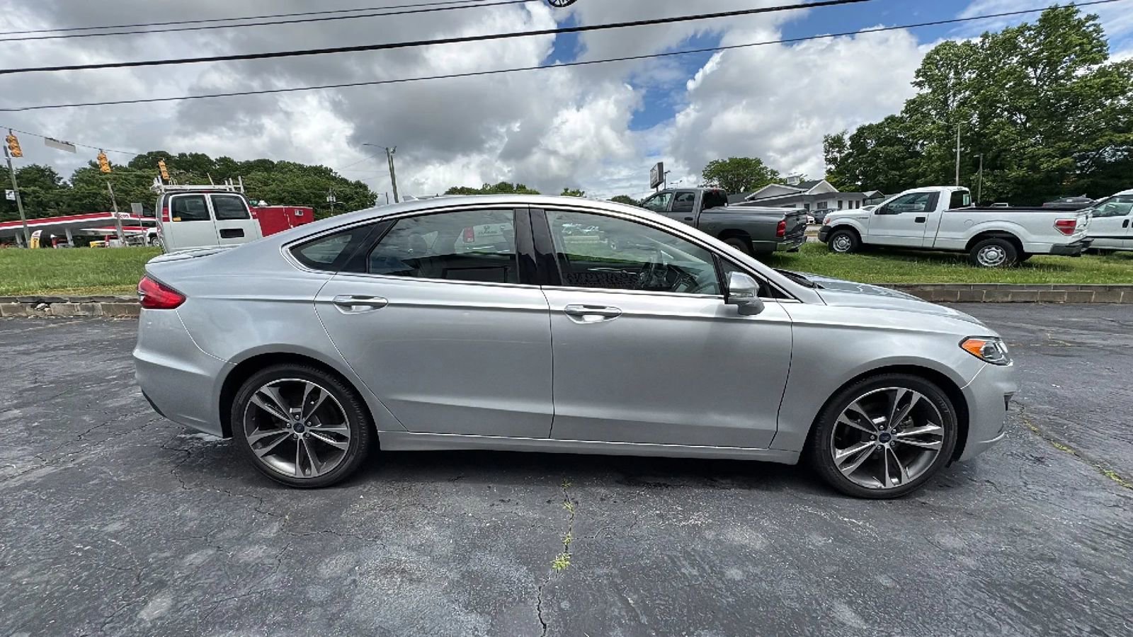 Used 2019 Ford Fusion Titanium image 4