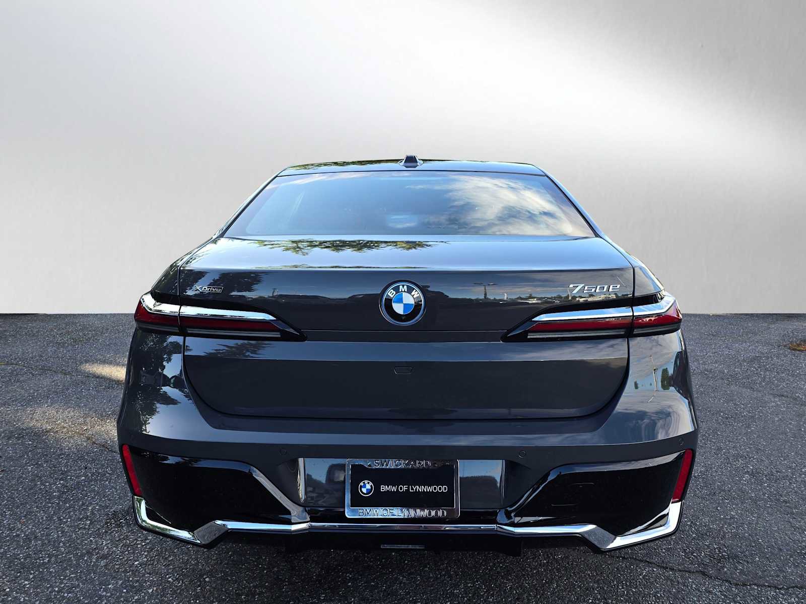 New 2025 BMW 750e xDrive 750e xDrive w/ Executive Package image 4