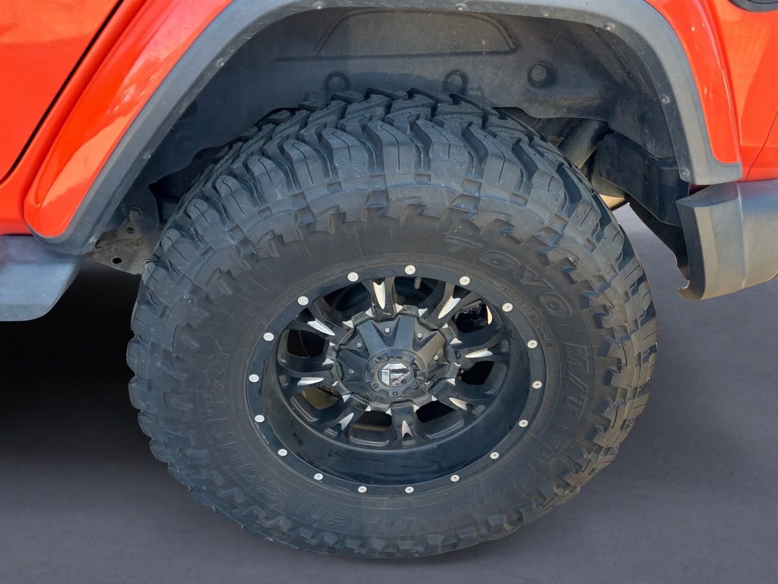 Used 2018 Jeep Wrangler Unlimited Sahara image 5