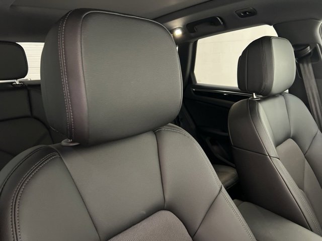 Used 2025 Porsche Macan T image 54