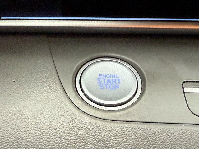 Used 2024 Hyundai Elantra SEL w/ Convenience Package image 15