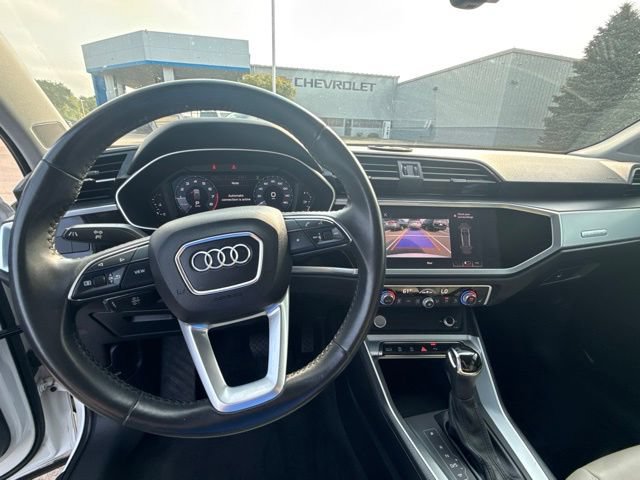 Used 2020 Audi Q3 2.0T Premium w/ Convenience Package AWD/4WD image 23