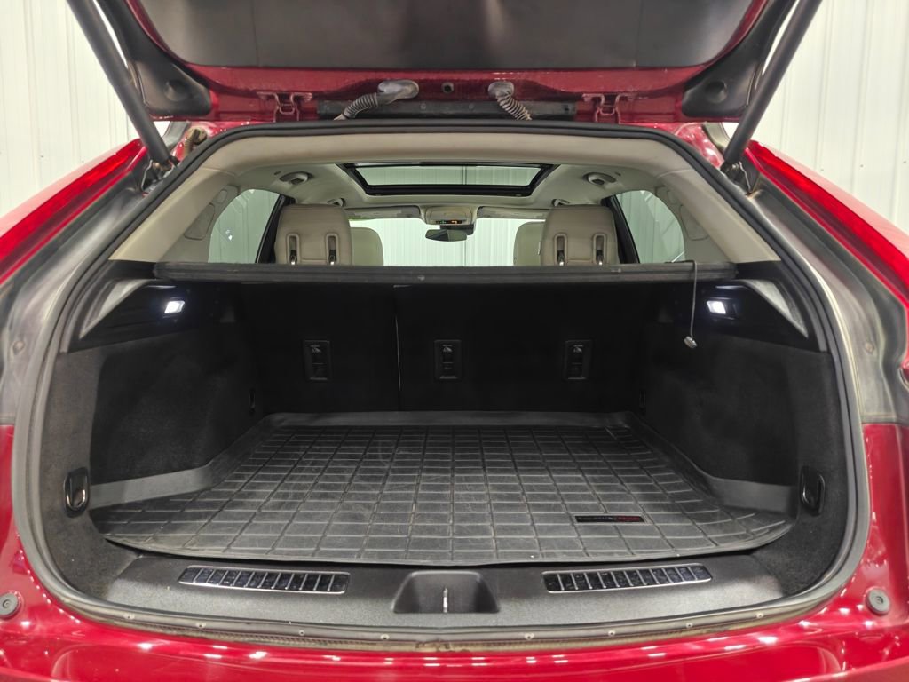 Used 2019 Cadillac XT4 Premium Luxury w/ Cold Weather Package image 30