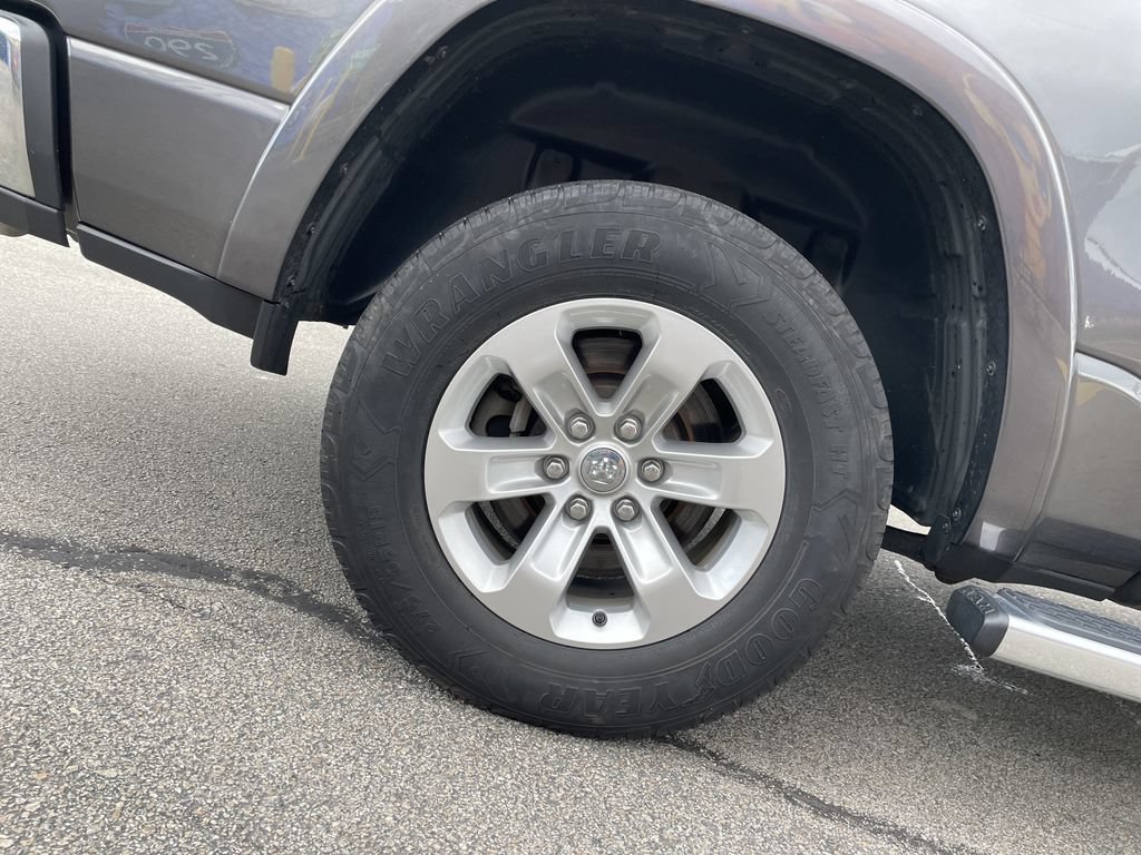 Used 2021 RAM 1500 Laramie AWD/4WD image 12