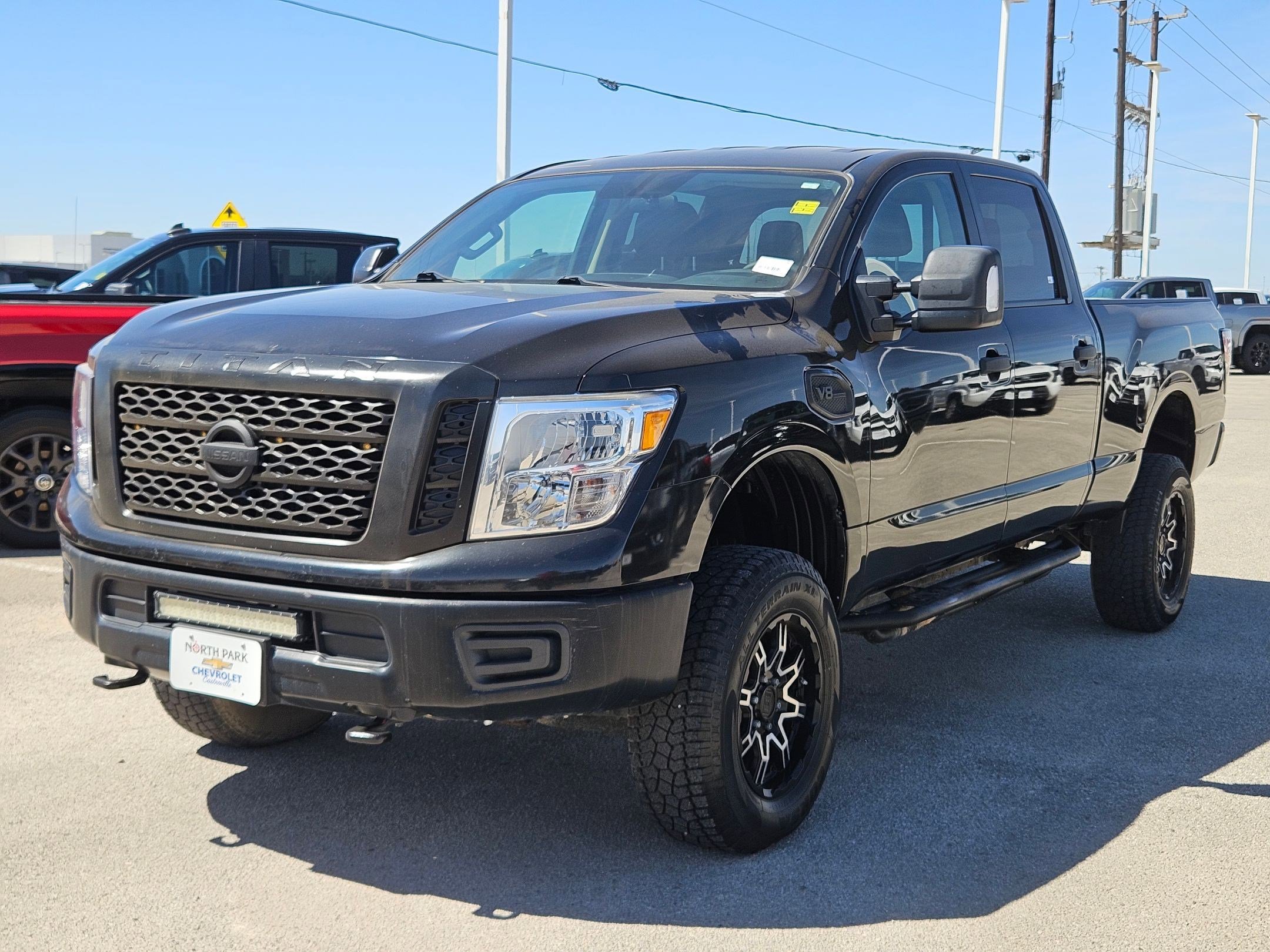 Used 2017 Nissan Titan S image 7
