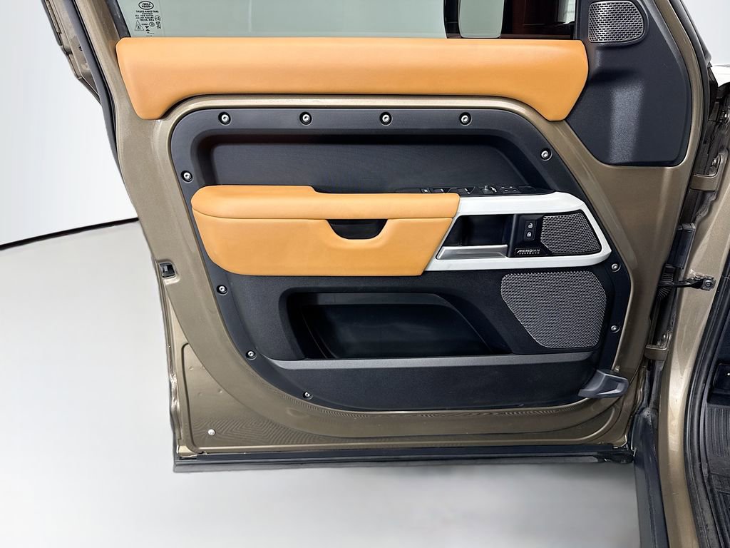 Certified 2024 Land Rover Defender 110 SE image 23