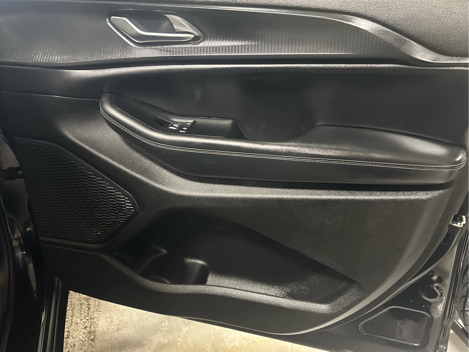 Used 2023 Jeep Grand Cherokee L Laredo image 36