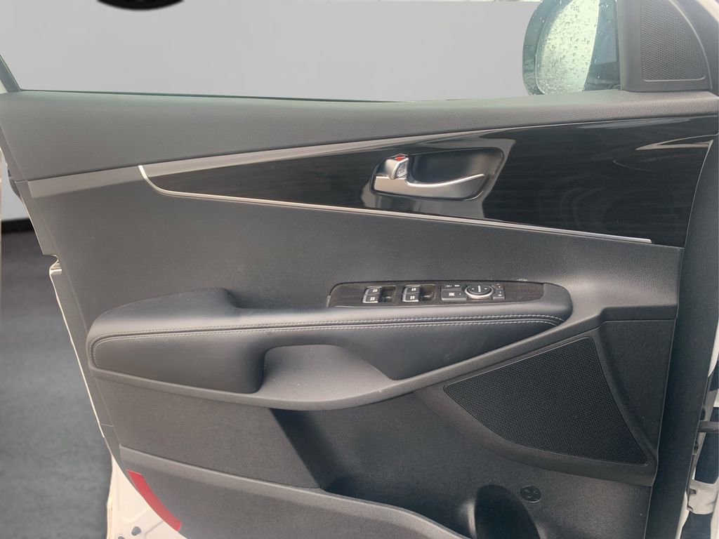Used 2020 Kia Sorento LX image 20