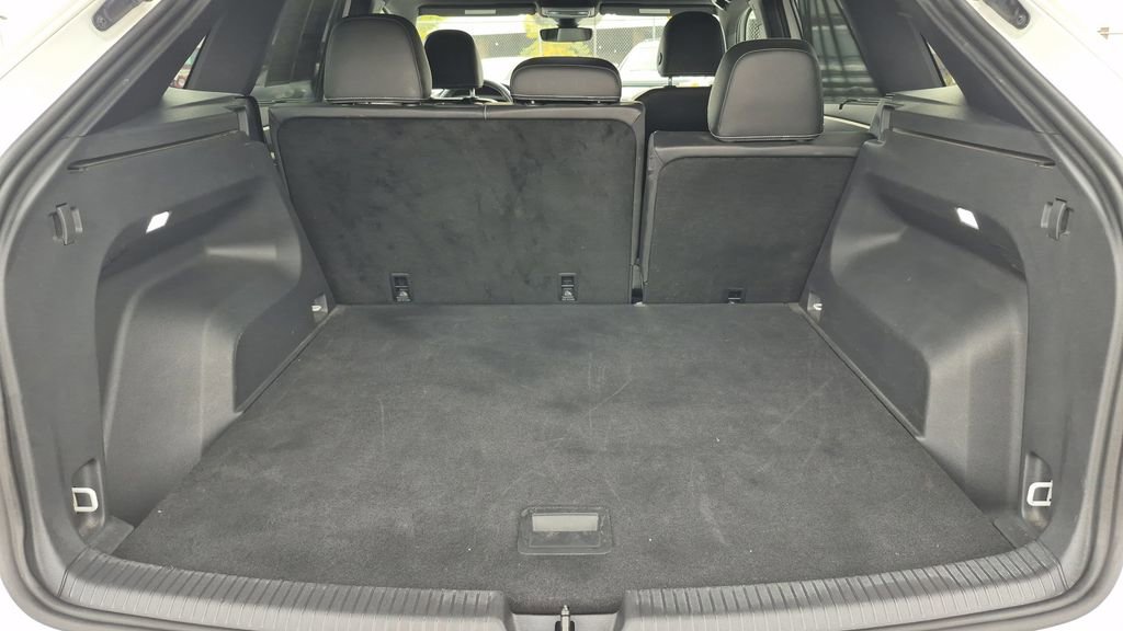 Used 2024 Volkswagen Atlas Cross Sport SE image 14