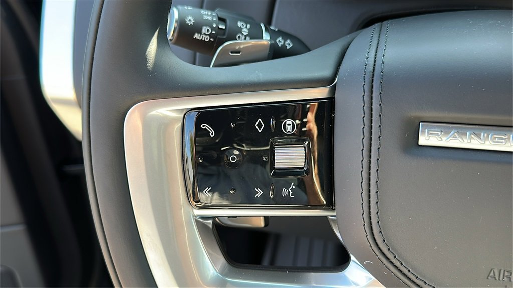 New 2025 Land Rover Range Rover SE image 14