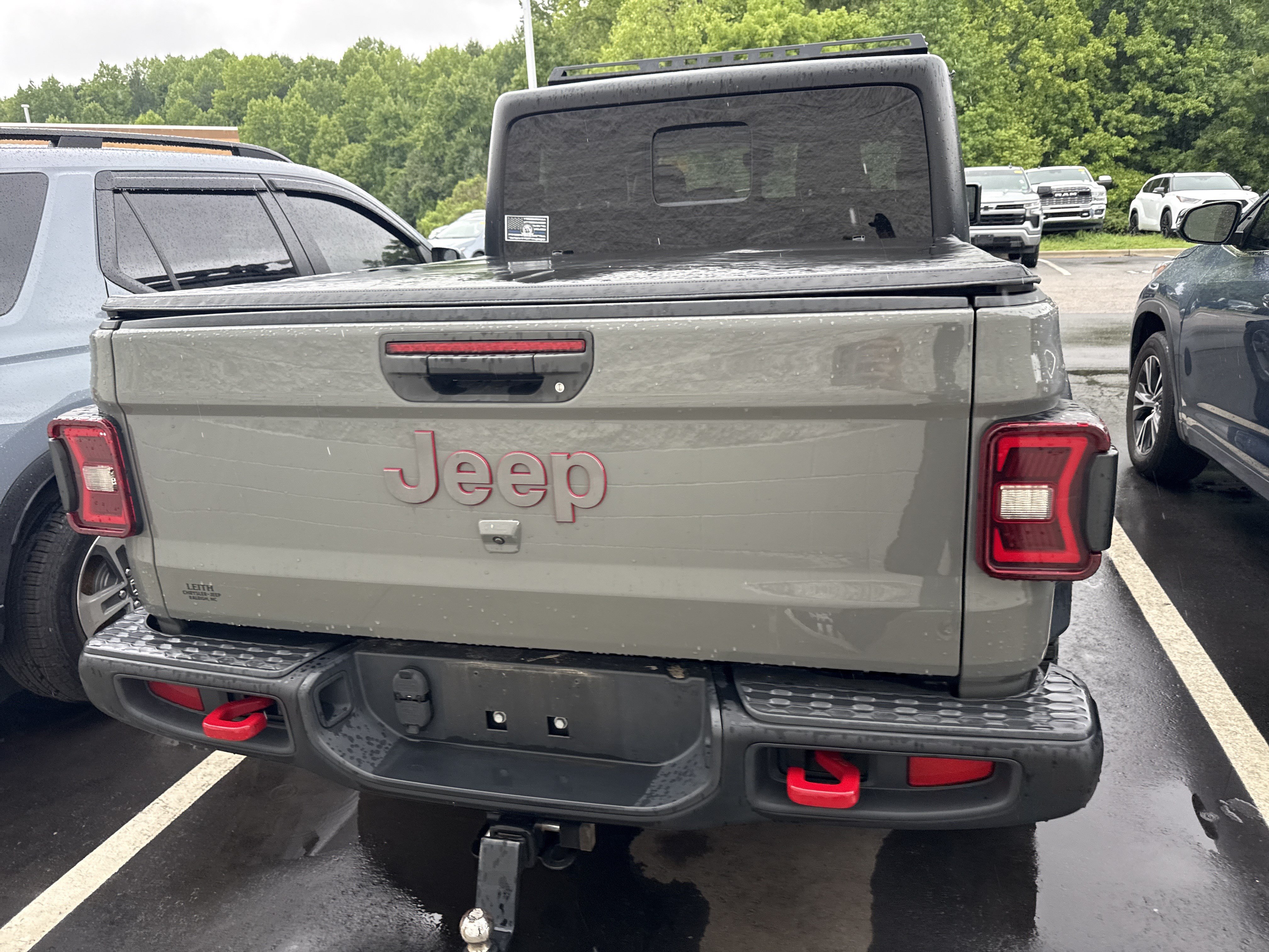 Used 2023 Jeep Gladiator Rubicon w/ Trailer Tow Package AWD/4WD image 8