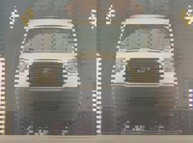 Used 2015 Ford Transit 250 148 Medium Roof image 3