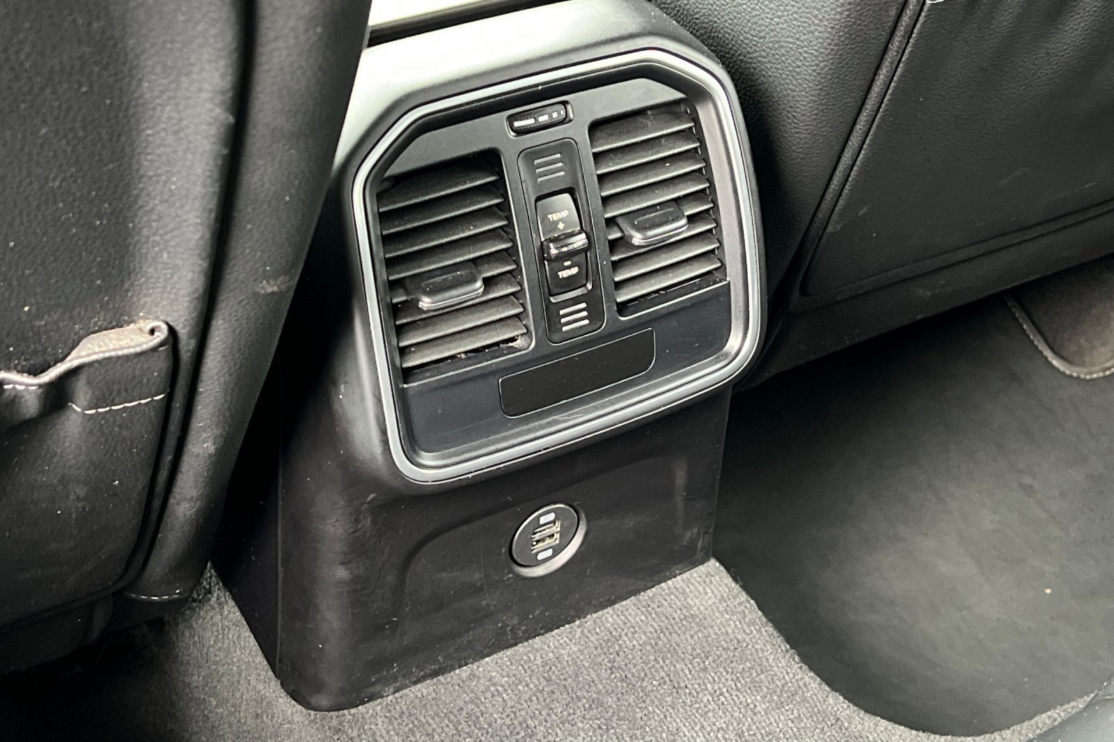 Used 2018 Porsche Macan image 17