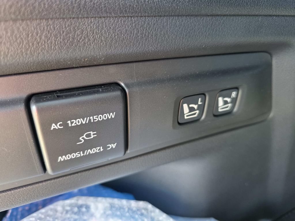 Certified 2025 MAZDA CX-70 Plug-In Hybrid w/ Premium Plus AWD/4WD image 9