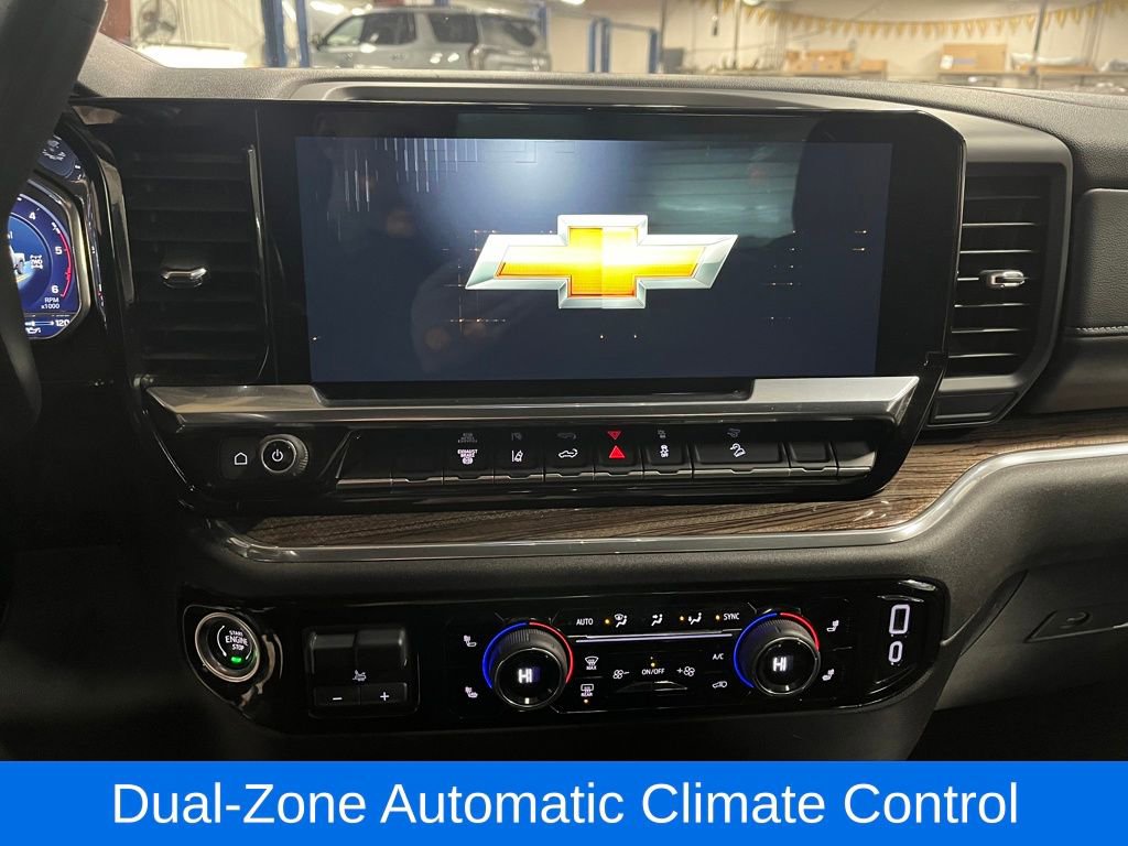 Used 2025 Chevrolet Silverado 3500 LT w/ Convenience Package image 23