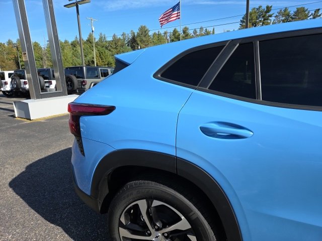 Used 2024 Chevrolet Trax RS w/ Sunroof Package image 77