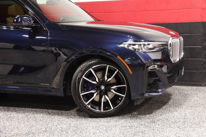Used 2019 BMW X7 xDrive50i w/ M Sport Package AWD/4WD image 3