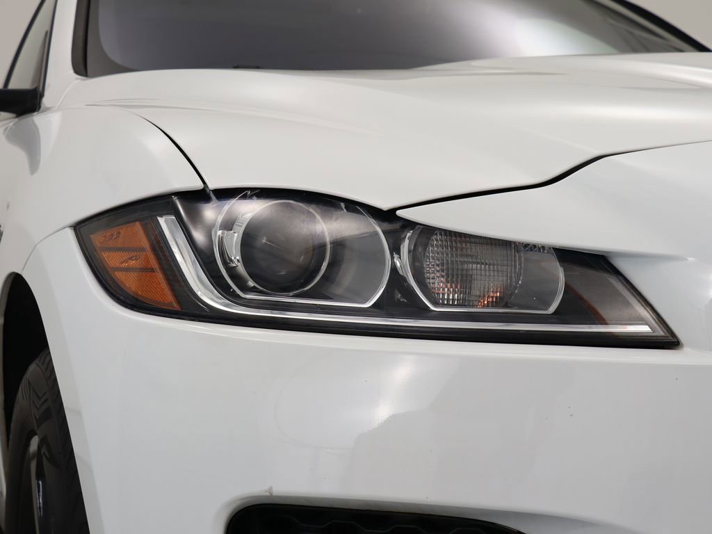 Used 2019 Jaguar F-PACE Premium AWD/4WD image 9