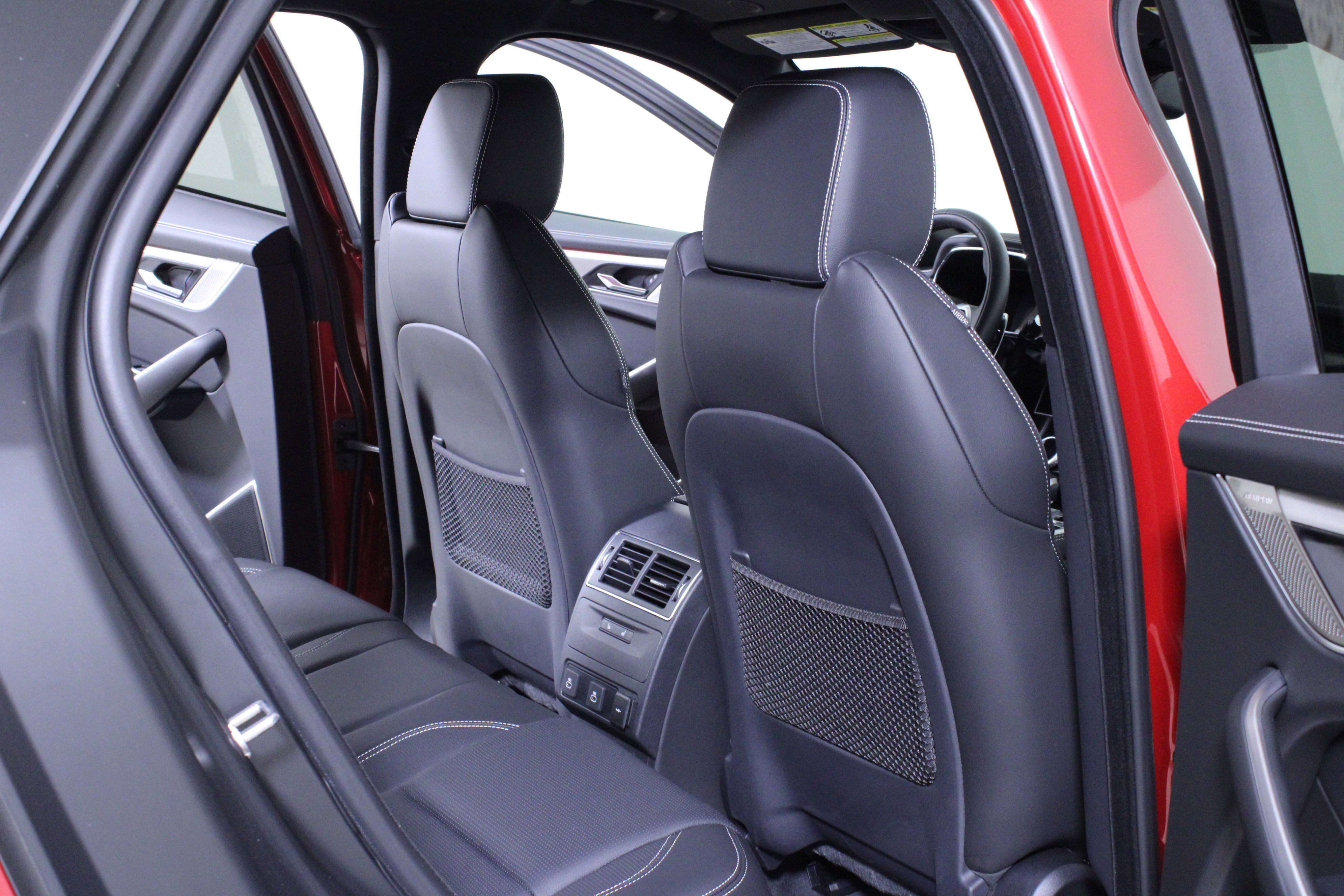 Certified 2026 Jaguar F-PACE R-Dynamic S image 12