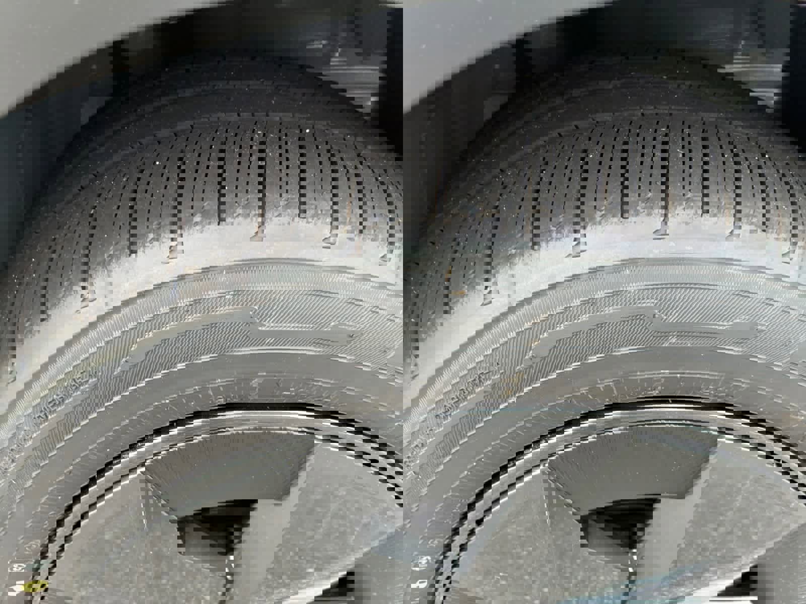 Used 2025 Toyota Prius Plug-In Hybrid image 9