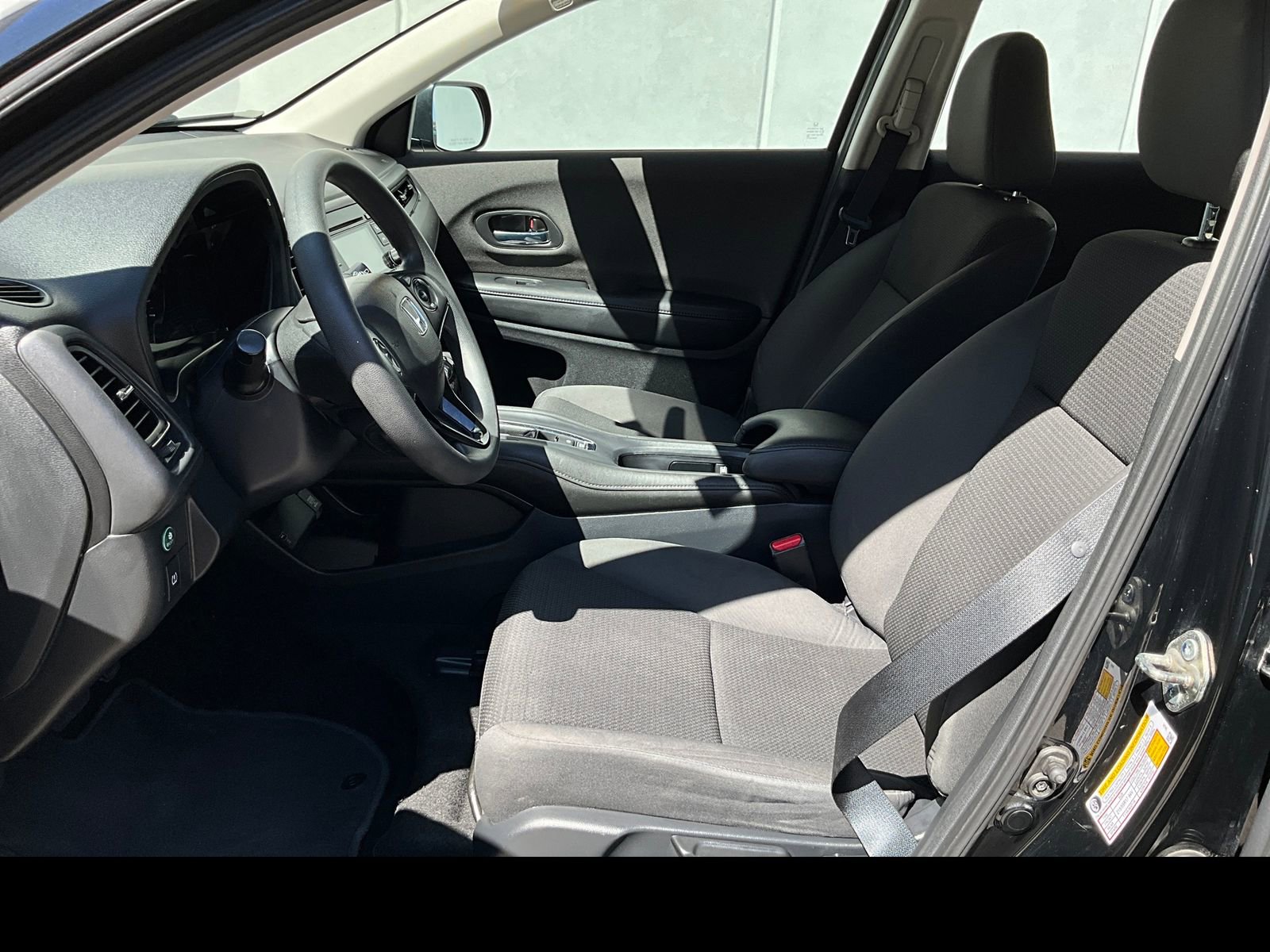 Used 2020 Honda HR-V LX image 2